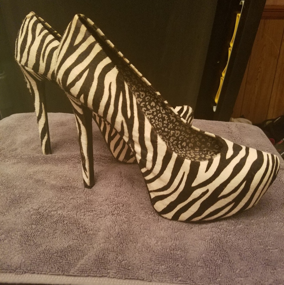 Jessica Simpson Zebra Print Pumps